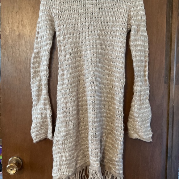 Decree beige cardigan with small flaw near collar size small - Picture 2 of 3